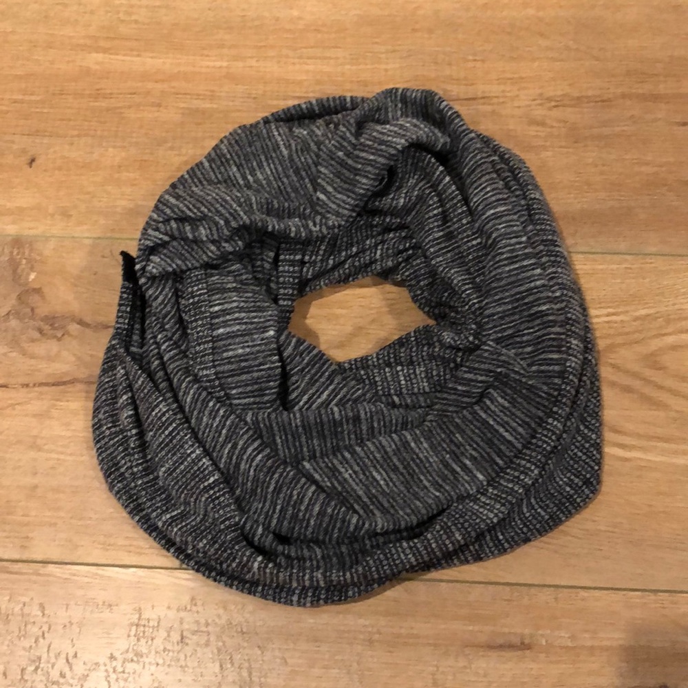 Lululemon Scarf